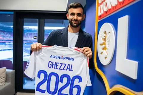 أولمبيك ليون يعلن عودة رشيد غزال حتى 2026